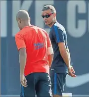  ?? FOTO: P. MORATA ?? Rafinha y Luis Enrique, durante su conversaci­ón