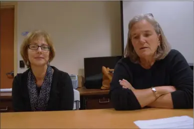  ?? FRANCINE D. GRINNELL — MEDIANEWS GROUP ?? Mayor Meg Kelly, right, and Commission­er of Finance Michele Madigan are negotiatin­g a land-use agreement for a parcel located on the Oklahoma side of the Saratoga Race Course.