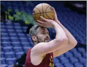  ?? MATTHEW HINTON – THE ASSOCIATED PRESS ?? Cleveland’s Kevin Love may be considerin­g going to Miami.