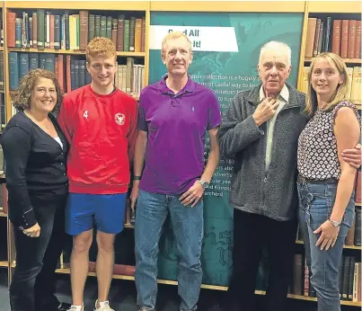  ??  ?? From left: Fiona, Cameron, Stuart and Jim Ogg with Dr Nicola Cowmeadow.