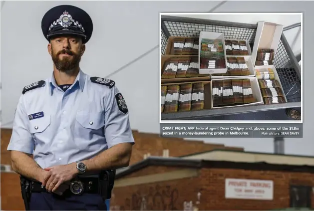  ?? Main picture: SEAN DAVEY ?? CRIME FIGHT; AFP federal agent Dean Chidgey and, above, some of the $1.8m seized in a money-laundering probe in Melbourne.
How internatio­nal dealers selling drugs in Australia launder money via China