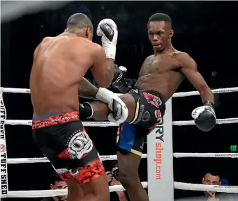  ?? PHOTO: PHOTOSPORT ?? Former kickboxer Israel Adesanya was making his UFC debut.