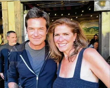  ?? COURTESY OF TESS MALIS KINCAID ?? Tess Malis Kincaid with “Ozark” star and executive producer Jason Bateman at the series wrap party. “It’s been cool to be a small part of an iconic show,” the Atlanta actor says.