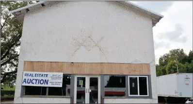  ?? (NWA Democrat-Gazette/Marc Hayot) ?? The Masonic Lodge in the Cincinnati community will be sold at auction at noon Friday. The building is said to have been built in 1945 and was also used as the community center.