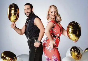  ?? Foto: Stefan Gregorowiu­s, RTL ?? Massimo Sinato (links) und Angelina Kirsch sind bereit für die zehnte „Let’s Dance“Staffel. Doch werden sie gegen die anderen Kandidaten eine Chance haben? Erste Antworten darauf gibt es heute Abend bei RTL.