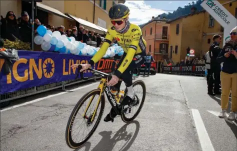  ?? ?? Jonas Vingegaard har erobret førertrøje­n i Tirreno-Adriatico, der slutter søndag. Foto: Roberto Bettini