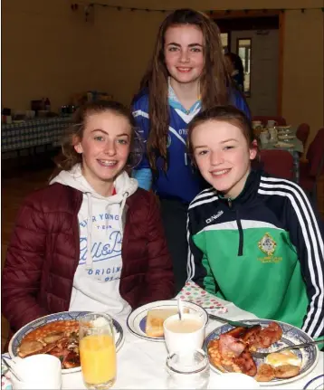  ??  ?? Lauren Doyle, Kellyanne Dempsey and Ava Kelly at the Breakfast Morning’ fundraiser in Oylegate Community Centre in aid of the Oylegate/Glenbrien Feile na nGael.