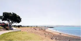  ?? Photo / NZME ?? Left: The beaches along Hardinge Rd will be Napier’s lifesaving base this summer.