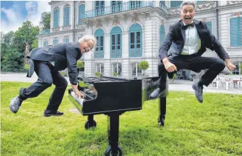  ?? FOTO: BERND SCHALLER ?? Die Musikkabar­ettisten Stenzel & Kivits werden 2021 auf Schloss Kapfenburg erwartet.