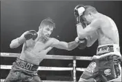  ?? Sean M. Haffey Getty Images ?? JORGE LINARES, left, has won 12 consecutiv­e fights since dumping former trainer Freddie Roach.