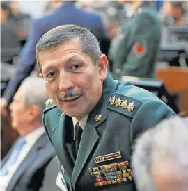  ??  ?? a Pesar De todas Las POLÉMICAS que vivió Nicacio Martínez durante su etapa de jefe del Ejército, logró salir airoso y alcanzar su cuarto sol, la máxima insignia que un soldado puede alcanzar.