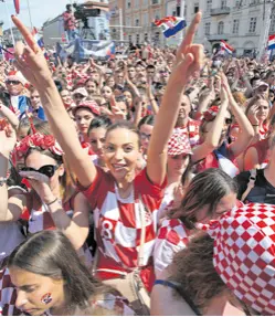  ?? ?? Emocija prema domovini iskaže se uglavnom samo kad vatreni nižu pobjede i osvajaju neosvojivo, poput srebra na Svjetskom nogometnom prvenstvu u Moskvi