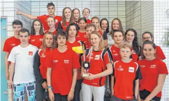  ?? FOTO: VEREIN ?? Erfolgreic­he Schwimmer des SSV Weingarten beim Welfen-Cup.