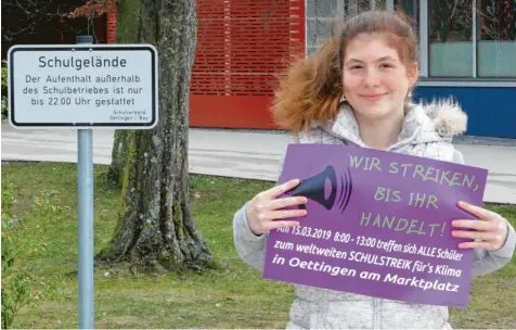  ?? Foto: Jan-Luc Treumann ?? Jasmin Bauer schließt sich der Bewegung „Fridays for Future“an und ruft andere Schüler auf, in Oettingen zu streiken. Der Auftritt von Greta Thunberg in Hamburg gab für sie den Ausschlag, zum Streik aufzurufen.