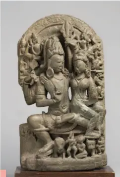  ??  ?? Shiva et Parvati
5
Uttarakhan­d, district d'almora IXE siècle après J.-C. Sciste vert ©Musée d'art de Mendrisio