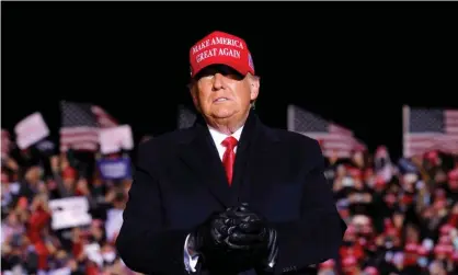  ?? Photograph: Carlos Barría/Reuters ?? Trump at a rally in Wisconsin in November last year. The recommenda­tions in the PowerPoint were based on unsubstant­iated claims of election fraud.