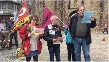  ??  ?? Lundi matin à Vire, les syndicats se sont retrouvés pour la mobilisati­on du 1er mai.