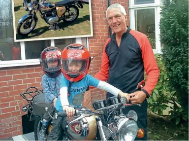 ??  ?? Above: Next generation: Ray’s grandchild­ren enjoying the newly rebuilt BSA Inset: Showing off at the Wrea Green VMCC stand in 2018