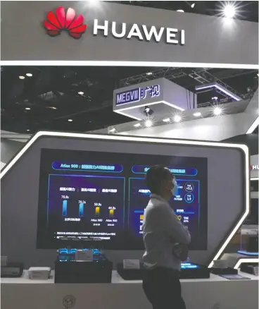  ?? Tingshu Wang / reuters files ?? Canada is the only member of the Five Eyes intelligen­ce alliance that hasn’t banned
Huawei from building 5G infrastruc­ture, Diane Francis writes.