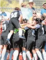  ?? SEVILLA FC ?? Las jugadoras sevillista­s celebran el gol de Payne