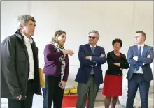 ??  ?? Jean-Michel Fabre, Nathalie Lara, Georges Méric, C. Faivre et C. Lubac visitent la chaufferie biomasse