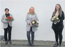  ?? FOTO: OTG ?? Blumen zum Wechsel (von links): Petra Misch, Daniela Leipelt, Sarah Falk.