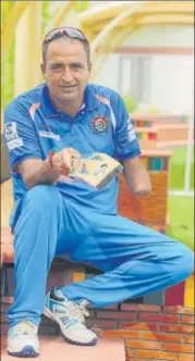  ?? PHOTOS: MANOJ VERMA/HT ?? Ravinder Pal is the captain of the Indian differentl­yabled cricket team