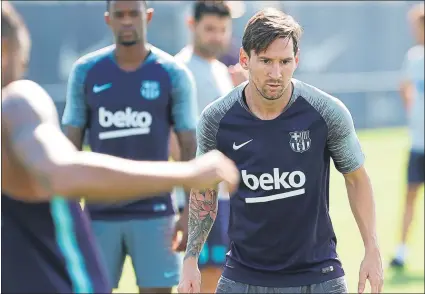  ??  ?? Messi se ejercitó ayer preparando el partido de Liga ante el Girona pero ya sin su frondosa barba FOTO: FCB
