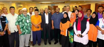  ??  ?? Founding members of Parti Amanah Negara Labuan with chairman of Amanah Federal Territory, Dr Mohd Hatta Md Ramli (third left, front row).