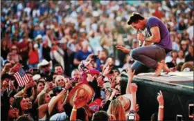  ?? PHOTO BY WILL BUCQUOY ?? Jake Owen on stage.