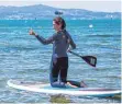  ?? FOTO: MARCUS FEY ?? Bei Stand-Up-Paddeln sollte man nicht leichtsinn­ig sein: Eine Schwimmwes­te dabei zu haben, ergibt in jedem Fall Sinn.