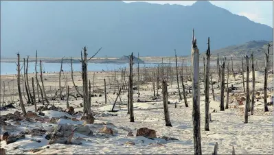  ??  ?? Theewaters­kloof Dam is a drought-stricken earth-fill type dam located on the Sonderend River near Villiersdo­rp, Western Cape.