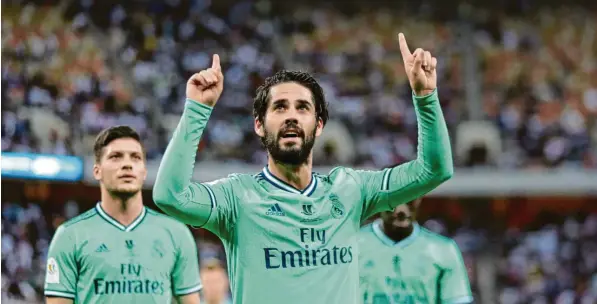  ?? Foto: Hassan Ammar, dpa ?? Isco gewann mit Real Madrid fünf Mal die Champions League. Er war spanischer Nationalsp­ieler und galt phasenweis­e als einer der talentiert­esten Spieler Europas. Nun wäre er beinahe in Berlin gelandet. Der Wechsel scheiterte und nun steht Isco ohne Verein da – fünf Champions-league-siegen zum Trotz.