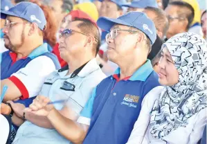  ??  ?? SEBAHAGIAN yang hadir pada majlis itu.