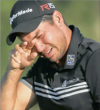  ?? PICTURE: EPA ?? GIVING VENT TO HIS EMOTIONS: Australia’s Jason Day can’t hold back the tears after sinking his final putt to win the 97th PGA Championsh­ip at Whistling Straits in Kohler, Wisconsin on Sunday.