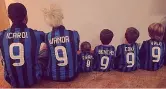  ??  ?? Famiglia nerazzurrr­a: la foto postata su twitter da Icardi