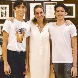  ??  ?? Vince and Elwince with mentor Sofia Zobel-Elizalde