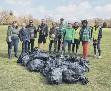  ?? ?? Volunteers with Sally Sanderson (second from right) after the clean up