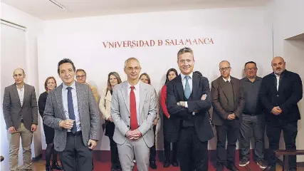  ?? USAL ?? Corchaco, el rector Rivero y el CEO de Eurostar Mediagroup, Gerardo Iracheta, presentan la iniciativa