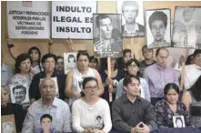  ?? EFE ?? Protesta. Familiares hablan ayer, en una conferenci­a de prensa realizada en la sede de la Coordinado­ra Nacional de Derechos Humanos de Lima.