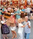  ?? Foto: Xaver Habermeier ?? Den Sommertanz­abend soll es auch heu er im Festzelt auf dem Volksfest in Neu burg geben.