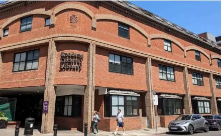  ?? ?? NEW CHAPTER: Reading Central Library, Kings Road, is due to be incorporat­ed into the Civic Offices on brindge Street as part of a multi-million pound proposal by Reading Borough Council.