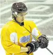  ?? CLIFFORD SKARSTEDT/EXAMINER ?? Team Gatorade's Jonne Tammela, a 19-year-old Tampa Bay Lightning prospect who played pro in Finland last year, in action against team East Side Mario's (white) during the OHL Hockey Peterborou­gh Petes Training Camp on Wednesday at the Memorial Centre.