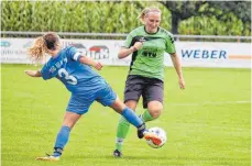  ?? FOTO: NO ?? Duell zweier Aufsteiger: Der Verbandsli­gist SV Granheim (Franziska Uhl, rechts) ist in der ersten WFV-Pokalrunde am Samstag beim SV Uttenweile­r zu Gast.