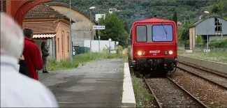  ?? (DR) ?? Le train historique rentre en gare lors de la festa de la countéa de Nice, le  septembre dernier.