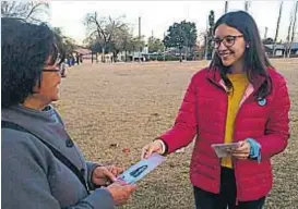  ?? (LA VOZ) ?? En campaña. Los militantes provida juntan firmas.