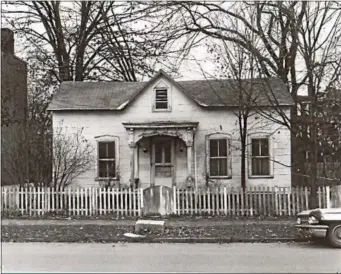  ?? GEORGE S. BOLSTER COLLECTION, SARATOGA SPRINGS HISTORY MUSEUM ?? Shown above is a picture of Saratoga Springs’ oldest residence, 36 Franklin St, prior to Timothy Reed restoring it.