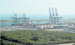  ??  ?? Laem Chabang Port ranks 23rd in the world for container volume. Its second phase includes seven ports with a capacity of 6.8 million TEUs per year.