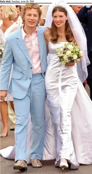  ??  ?? Perfect recipe: Jamie Oliver posted this wedding picture from 2000