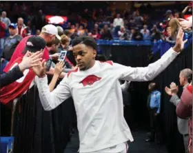  ?? (NWA Democrat-Gazette/Charlie Kaijo) ?? Junior college All-America guard Daryl Macon announced he was committing to Arkansas on June 16, 2015. Macon, who played at Little Rock Parkview, committed to to the Razorbacks after a year at Holmes Community College in Mississipp­i.